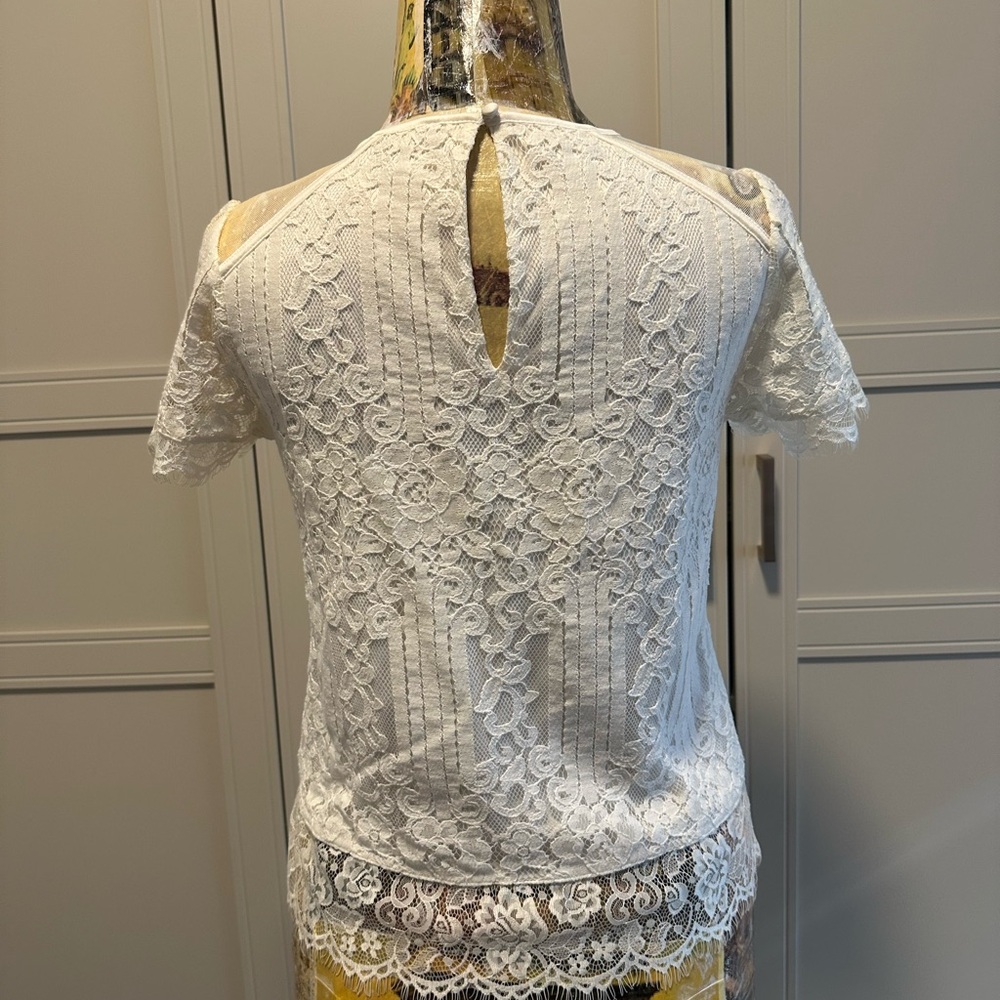 Express White Lace Blouse - Picture 2 of 7